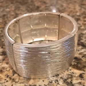 Silver adjustable bracelet!